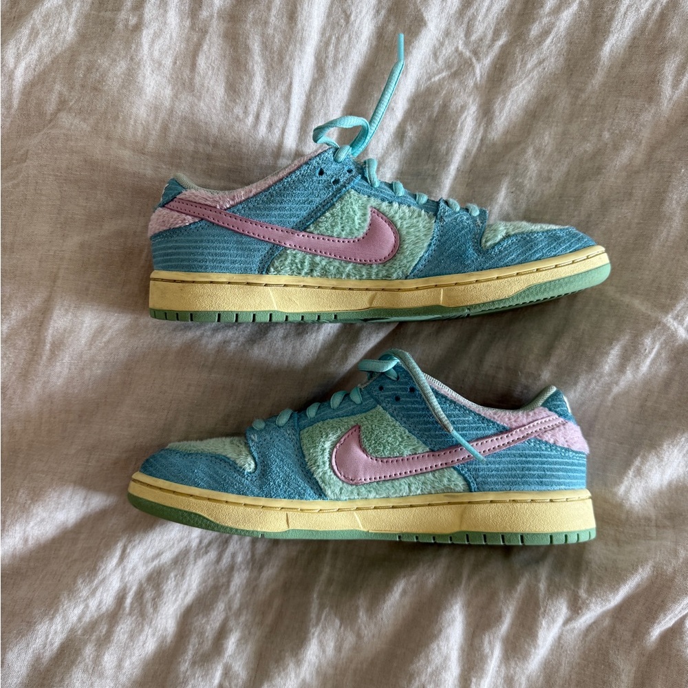 Nike SB Dunk Low Verdy Visty fuzzy Sneakers in Pastel Blue, Pink & Yellow 2.5